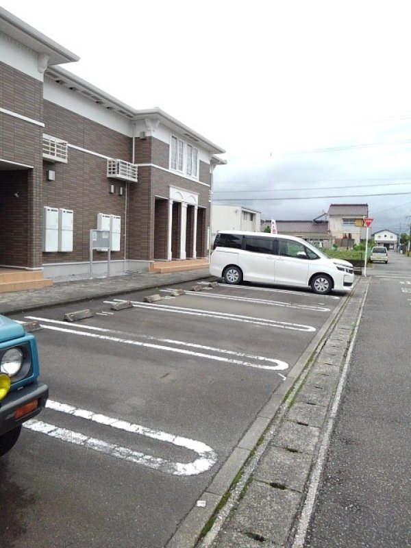 画像:外観・内観